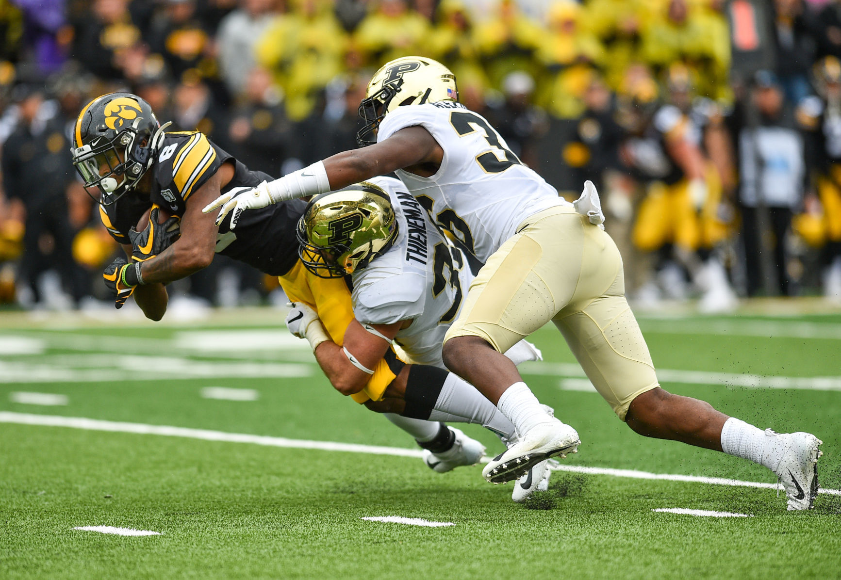 101919-qct-spt-purdue-ia-foot-044a.jpg